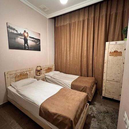 Hotel California Boutique Erévan Extérieur photo