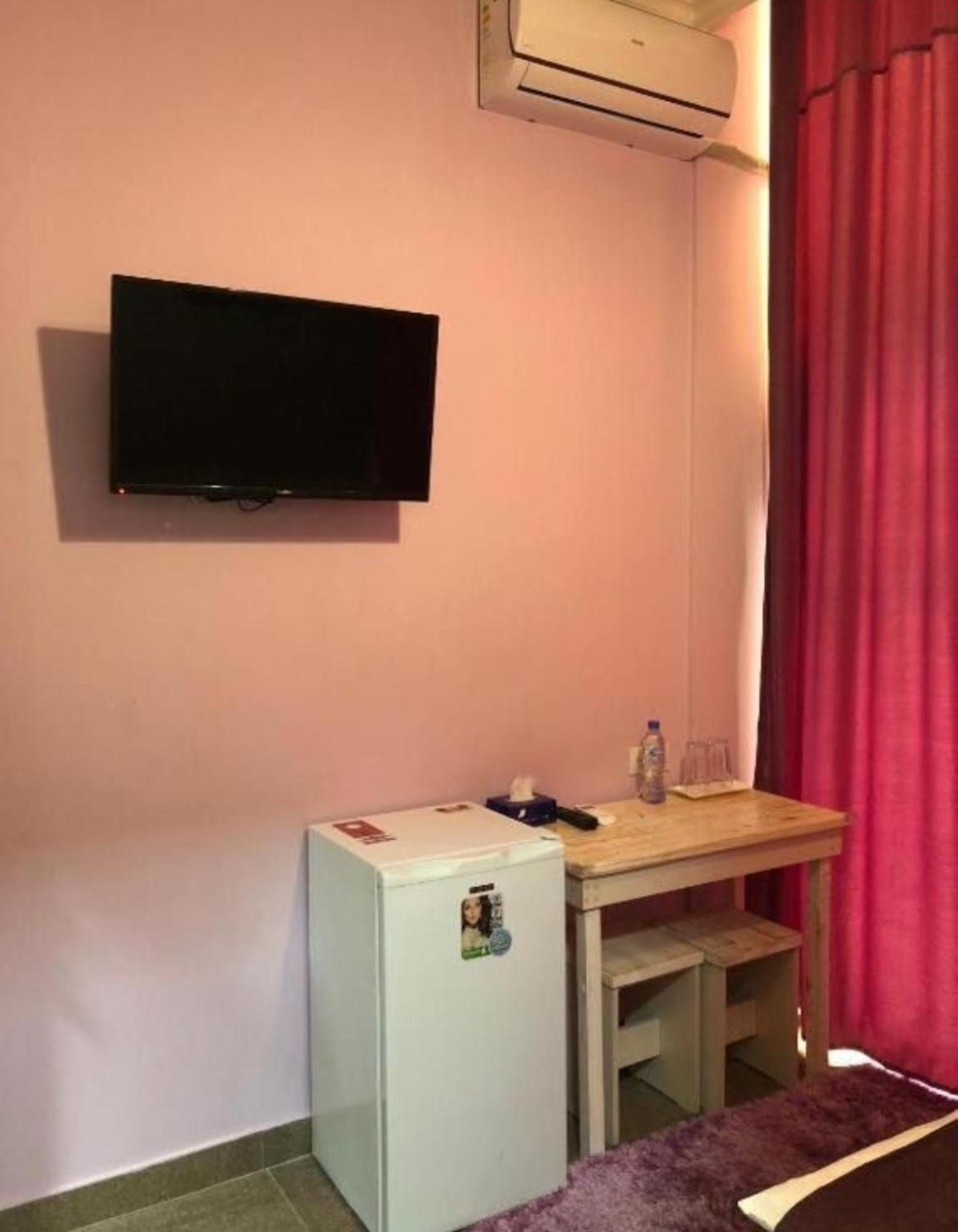 Hotel California Boutique Erévan Extérieur photo