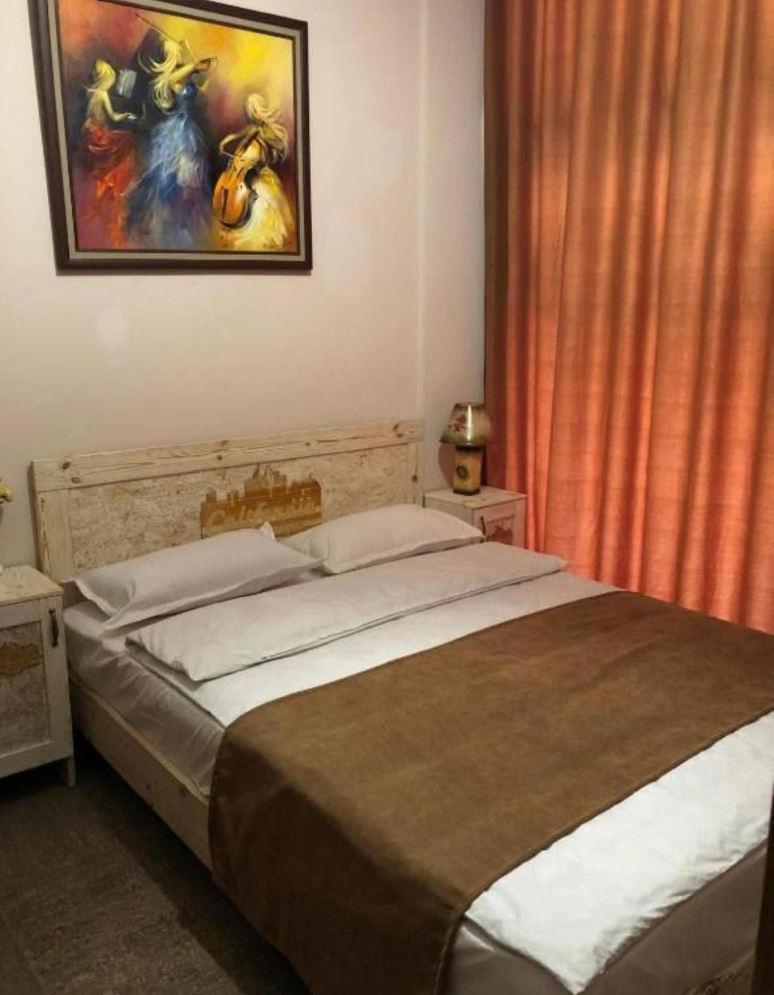 Hotel California Boutique Erévan Extérieur photo
