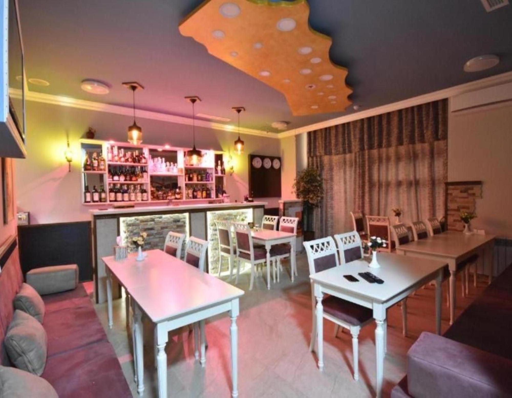 Hotel California Boutique Erévan Extérieur photo